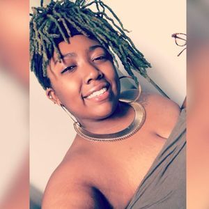 Meet your Posher, Raquel